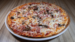 Pizza REGINA - 169 Kč